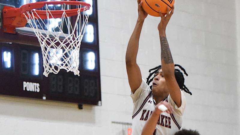 Five Daily Journal area boys basketball players to watch in the 2025-26 season