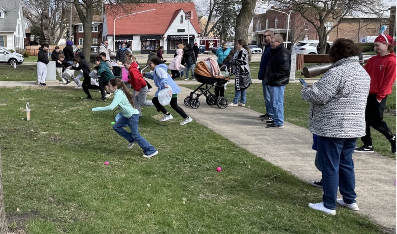 Photos from the 2026 Mendota YMCA Easter egg hunt.