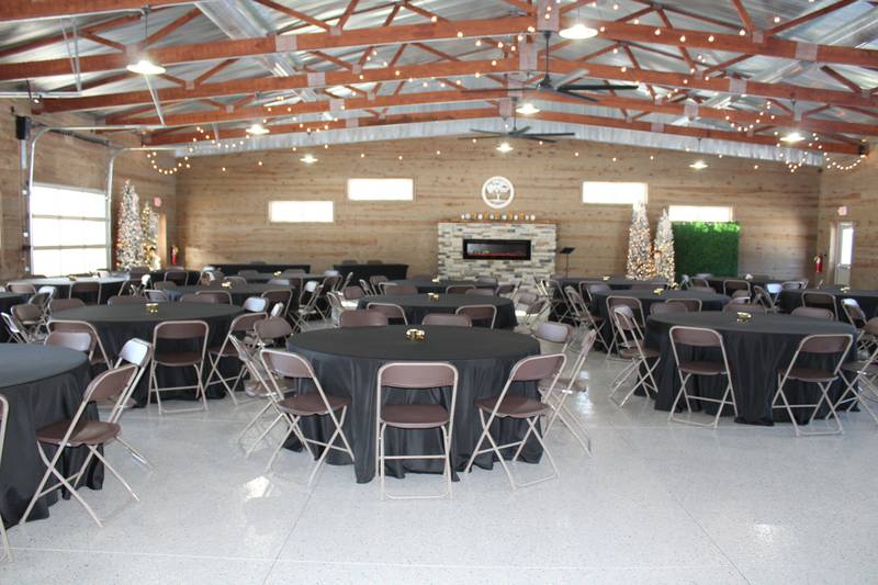 Weddings at the Prairie Land Event Center in Putnam County can accommodate up to 200 guests.