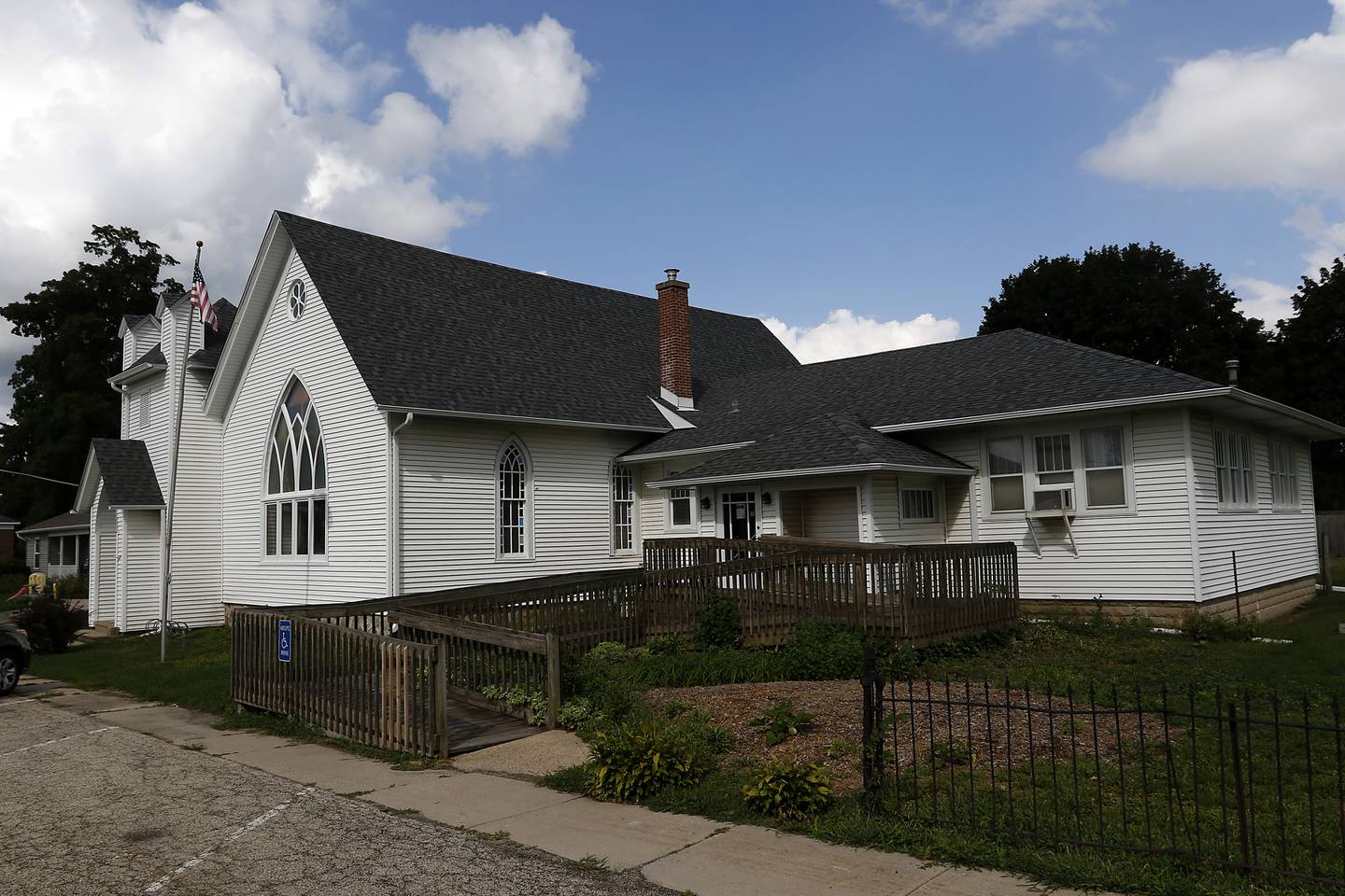 The Hebron Public Library at 9908 St. Albans St. in Hebron on Thursday, Aug. 25, 2022.