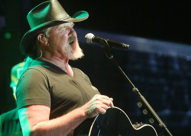 Trace Adkins sings to the crowd on Thursday, Aug. 21, 2025 at the Bureau County Fair in Princeton.