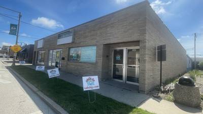 Woodstock man opens Sal’s Jiu Jitsu and Grappling gym in DeKalb
