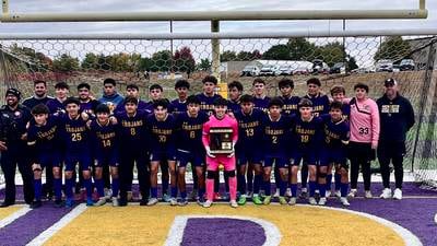 Second half scoring burst leads Mendota to seventh straight regional title