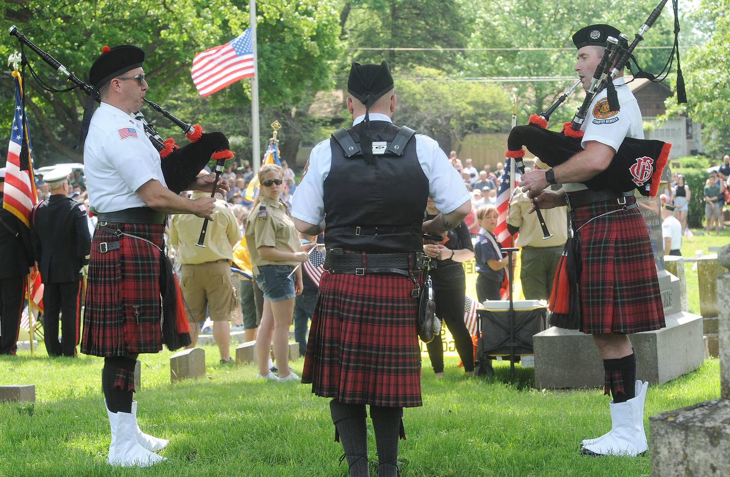 Oswego marks Memorial Day with solemn parade, service Shaw Local