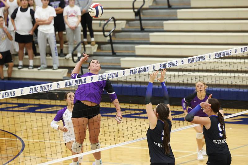 Manteno's Maddie Gesky winds up for a spike during the Panthers' victory in three sets, 19-25, 25-19, 25-21, over Peotone on Tuesday, Sept. 23, 2025.