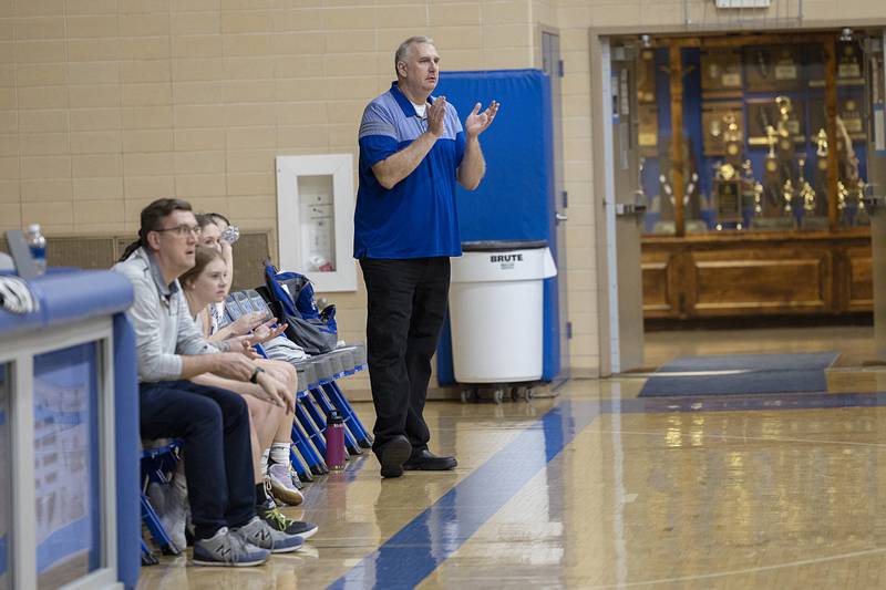 Newman’s new head coach Sean Fowkes works the sidelines Monday, Dec. 12, 2022 against Mendota.
