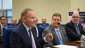 Illinois lawmakers mull betting on internet gambling while existing industry warns it’ll fold