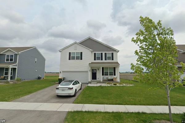 Sale closed in Oswego: $440,000 for a three-bedroom home