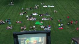 Photos: Peru's 'Movie in the Park' shines under the stars