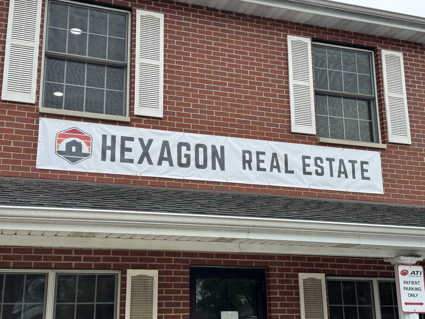 Hexagon Real Estate in Diamond.
