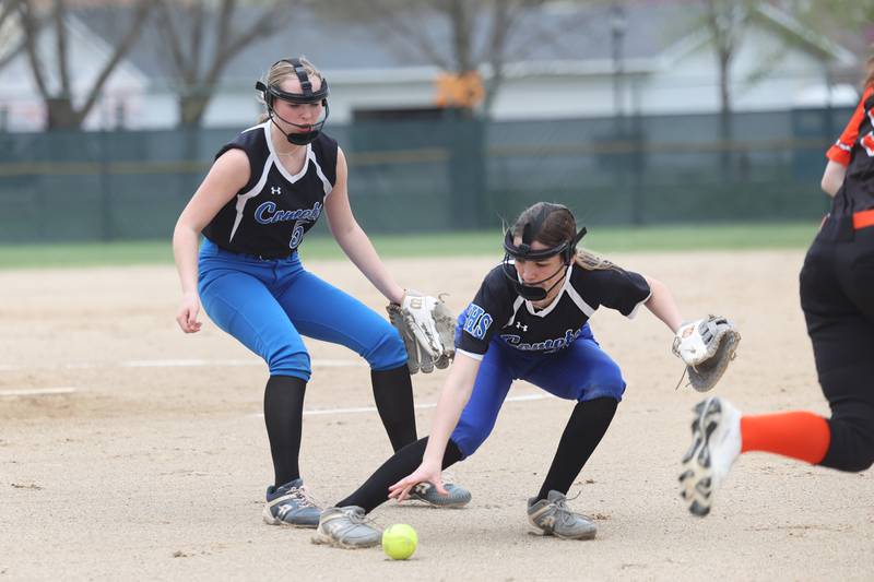 Central's Ella Ponton fields a grounder ahead of pitcher Emily Ponton during the Comets' 9-2 victory over Gardner-South Wilmington on Tuesday, April 22.