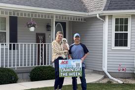 Wexells win Rochelle Chamber Lawn of the Week Award