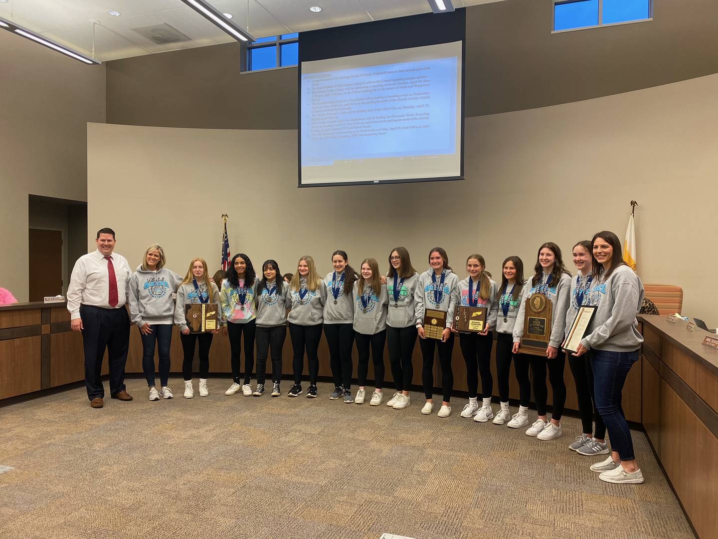 Mayor Chris Brown with the Saratoga Hawks 8th grade volleyball team.