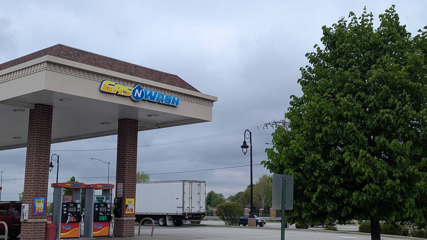 Lenny’s Gas N Wash, located at 1201 W. Jefferson Street in Shorewood, is seen on Monday, May 25, 2025.