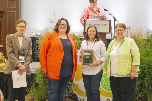 Will County Master Gardeners honored at statewide conference