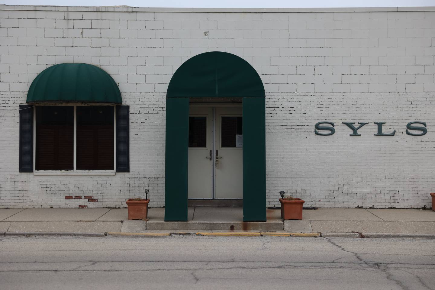 Syl’s Restaurant in Rockdale announced they are closing under current management.