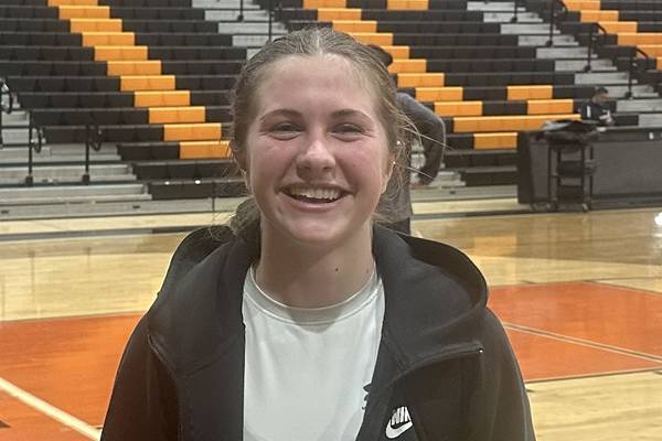 Kathlyn Bainbridge heats up behind the arc, helps St. Charles East to second-half surge to defeat Geneva