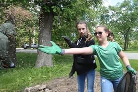 Photos: Milton Pope students help maintain Illini State Park in Marseilles 