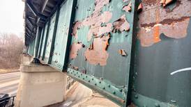 St. Charles officials say lead paint flakes in Fox River came from UP rail overpass 