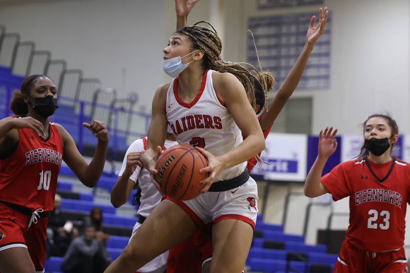 Bolingbrook’s Tatiana Thomas looks to take a shot against Eisenhower in the Class 4A Lincoln-Way East Regional semifinal. Monday, Feb. 14, 2022, in Frankfort.