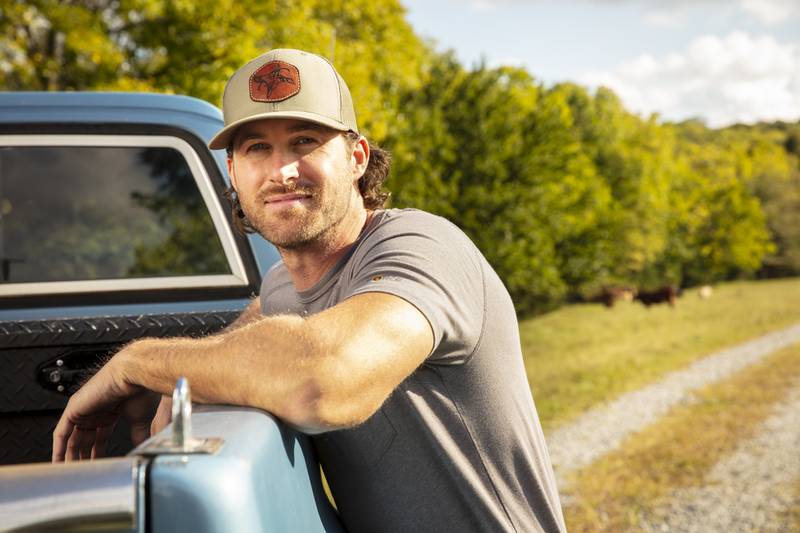 Chart topping country singer Riley Green has been named as one of the headlining acts at the Sandwich Fair in September.