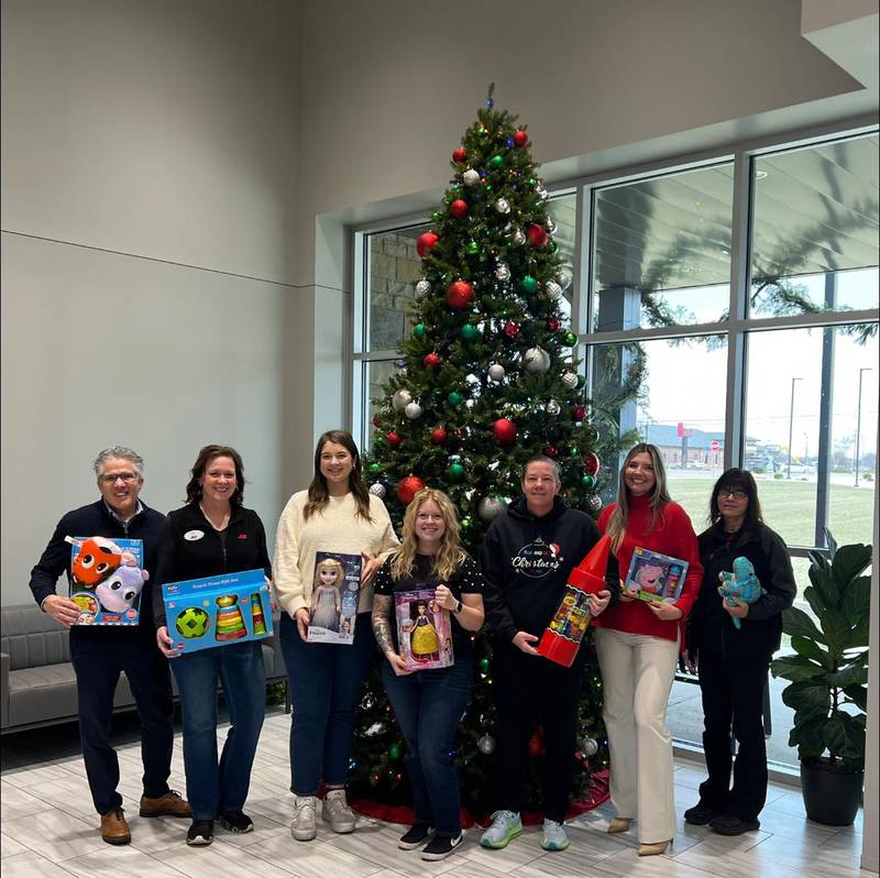 Shaw Local Radio completed its Christmas Cheer Toy Drive with the help of sponsors Eureka Savings Bank, Schimmer Ford of Peru, Debo Ace Hardware and Hy-Vee. Toys were delivered to the Peru Police Department to be distributed to children.