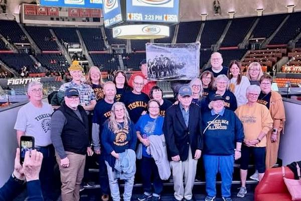 Members of 1976 Tiskilwa High School band recognized at State