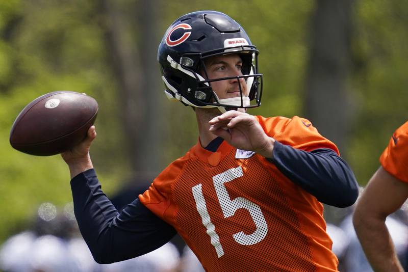 Chicago Bears quarterback Trevor Siemian throws a pass during practice, Wednesday, May 17, 2022, at Halas Hall in Lake Forest.