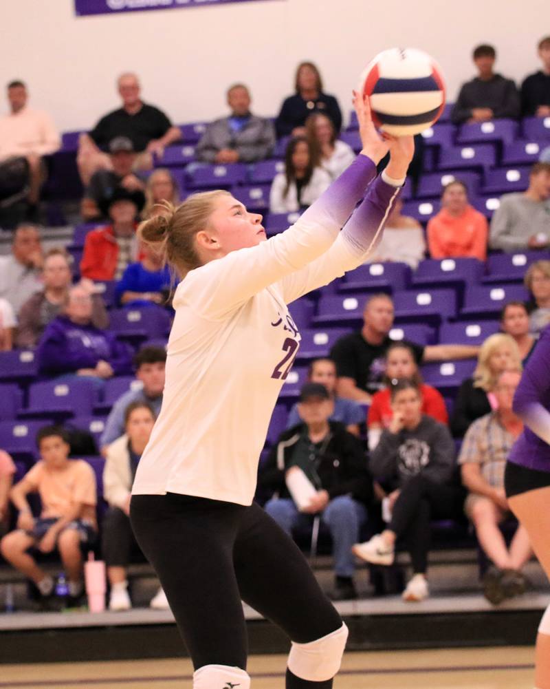 Rochelle's Emori Mickley passes the ball during the Hubs' match with North Boone on Sept. 9, 2025.