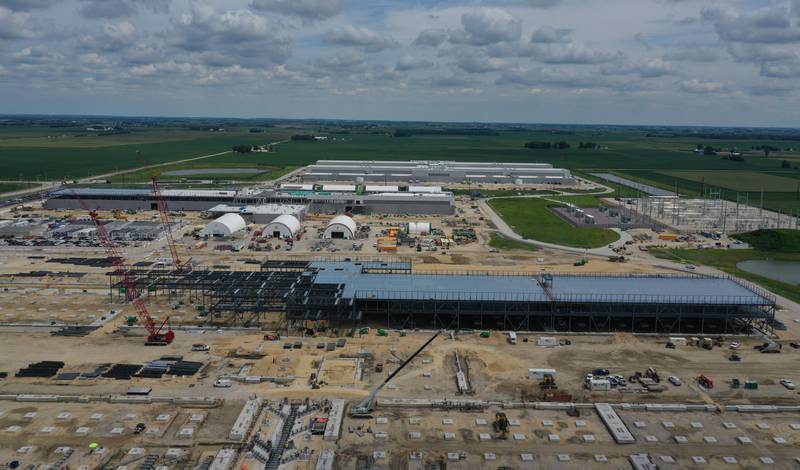 An aerial view of the Facebook’s DeKalb Data Center site shows the progress of the 500 acre project on Tuesday, July 26, 2022 in DeKalb. Facebook’s parent company, Meta, announced earlier this year that the DeKalb Data Center expanded into three buildings, bringing with it a community investment that now totals more than $1 billion.