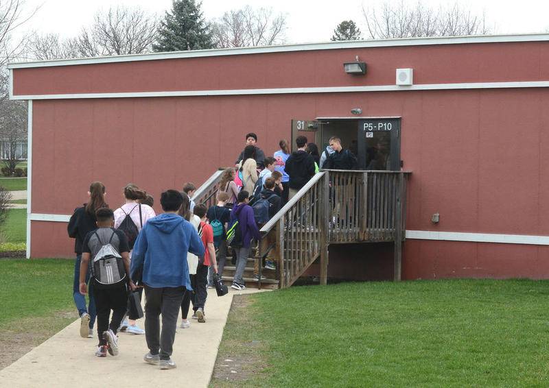 Glen Ellyn District 41 students to start school later than usual this