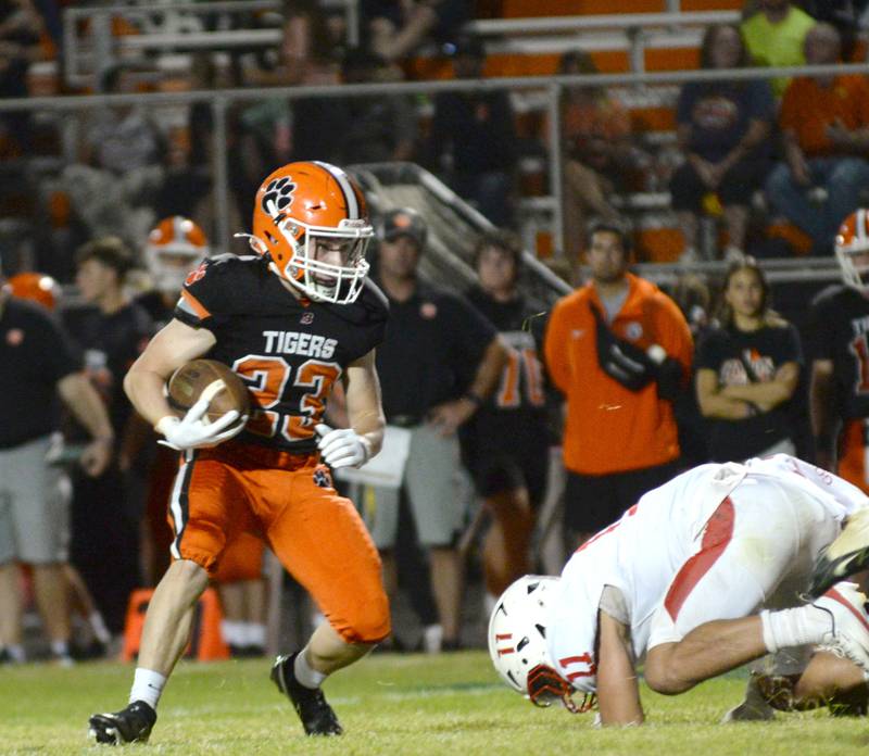 Byron's Jaxson Krall runs with the ball against Oregon on Friday, Sept. 12, 2025 at Everett Stine Stadium in Byron.
