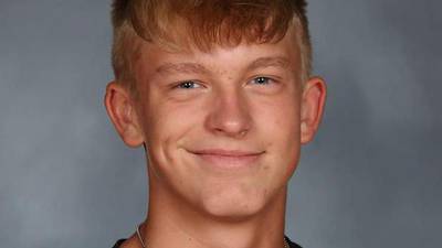 Joe Hoekstra’s double-double, late bucket help Streator top Plano at Dean Riley
