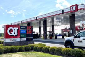 Cheaper gas prices expected in northern Illinois for Fourth of July
