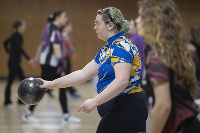 Sterling’s Olivia Barton throws the ball Friday, Feb. 7, 2025, in the girls bowling regionals at Plum Hollow in Dixon.