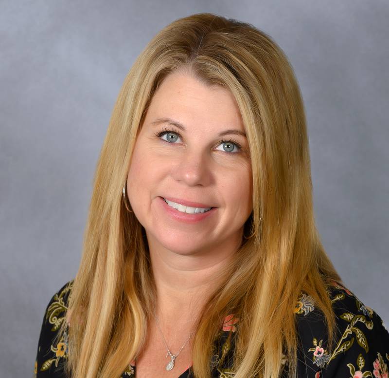 Silver Cross Hospital - Medical Profile:
Jennifer Gambla, M.D., Breast Surgeon
UChicago Medicine Breast Clinic at Silver Cross Hospital