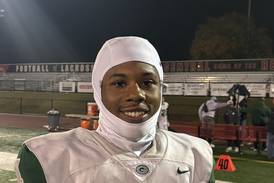 Glenbard West, behind Jamarcus Kelly’s 196 yards and 4 TDs, runs past Hinsdale Central to clinch playoff bid