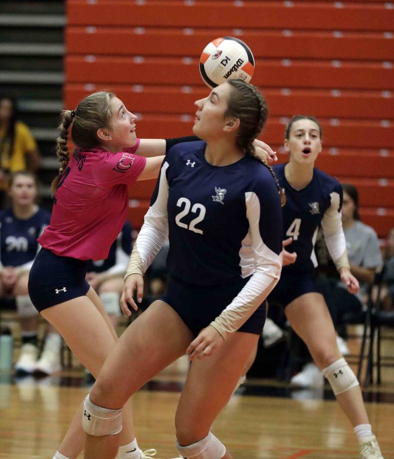 Brian Hill/bhill@dailyherald.com
ICCP Knights’ Alysa Lawton (2) sets the ball against Loyola Saturday September 17, 2022 in Wheaton.