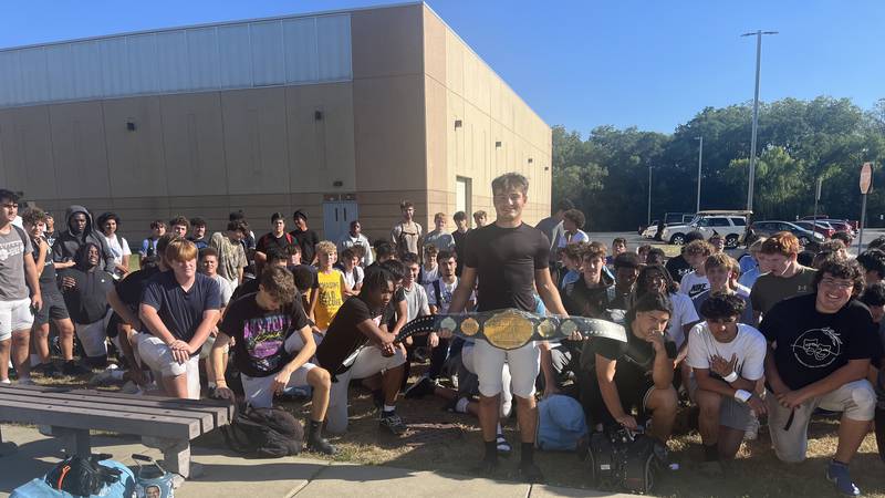 Friday Night Drive Team of the Week MVP: Willowbrook senior RB/LB Anthony Leo