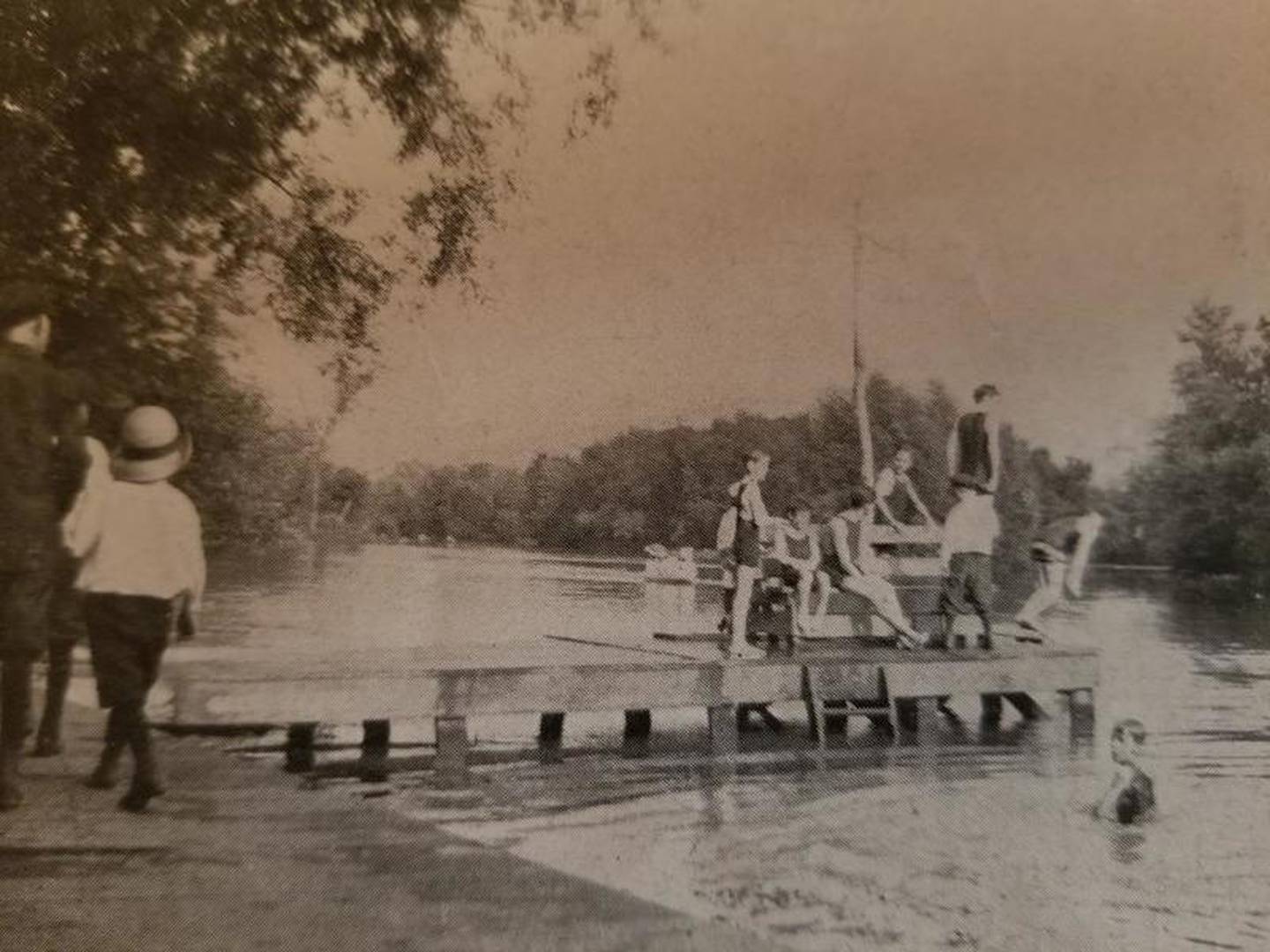 The Joliet & Southern Traction Company built a "branch spur line" in 1908 for cars to reach the park. A dam built across Hickory Creek in 1920 allowed for boating, swimming, ice-skating and fishing.
