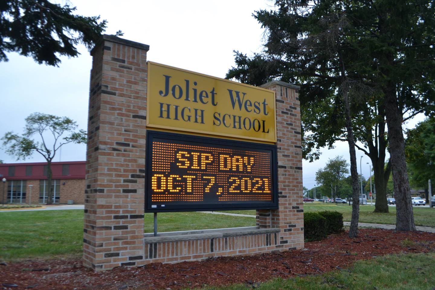 Parents, staff urge Joliet Township High School officials to do more on