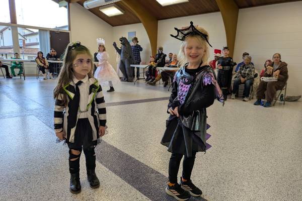 Leaf River Lions Club holds Halloween costume contest