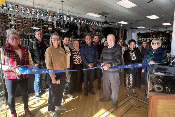 Leather goods store Gifts and Amor opens in Batavia
