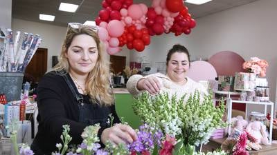 DeKalb flower shop gets big response to pro-immigrant stance, owners call fed action ‘deeply disturbing’