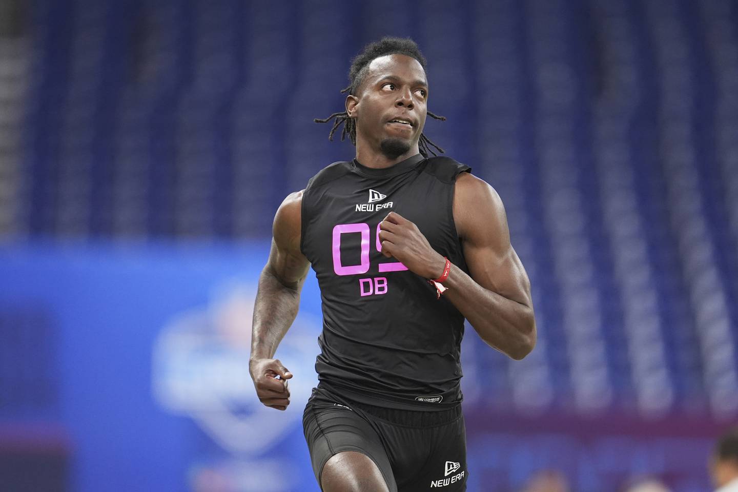 UTSA defensive back Zah Frazier runs the 40-yard dash at the NFL football scouting combine in Indianapolis, Friday, Feb. 28, 2025. (AP Photo/Michael Conroy)