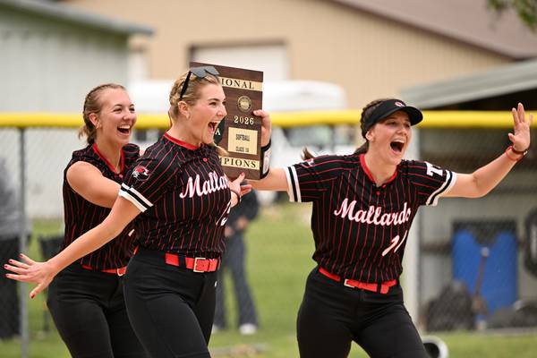 Henry-Senachwine softball makes history with third straight regional title