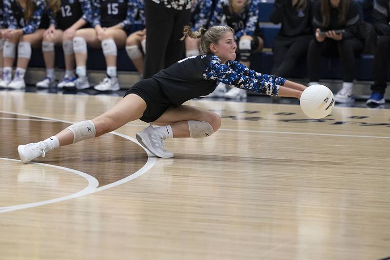 St. Francis’ Anna Paquette lunges for a ball Friday, Nov. 4, 2022 during the Spartan’s 3A supersectional game against Metamora.