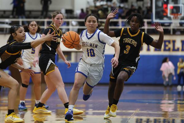 Joliet Central cruises past Joliet West, moves back over .500