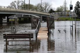 Chain O’Lakes, upper Fox River reopen for boating after weeks of flooding