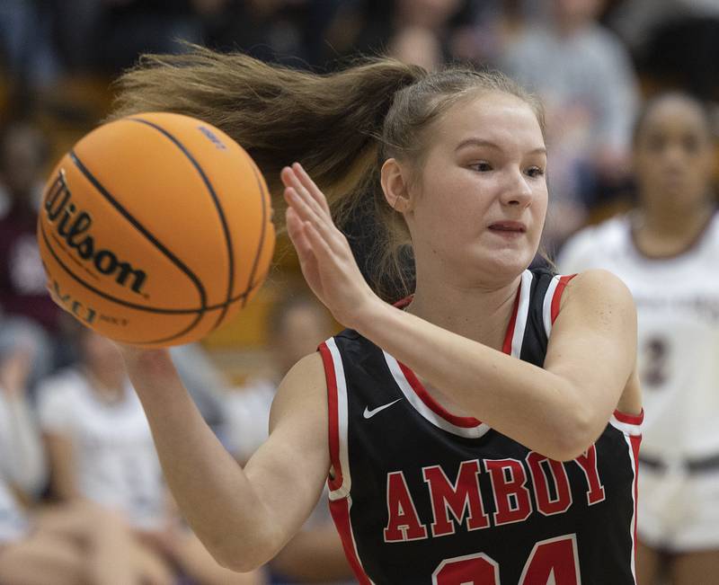 Amboy’s Bella Yanos makes a pass against Morgan Park Academy Tuesday, Feb. 25, 2025, in the Class 1A Sectional semifinal at Hinckley-Big Rock.